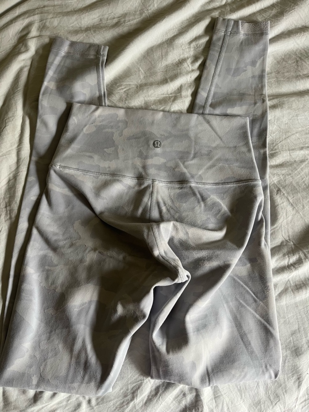 lululemon athletica Men's Light Gray Camo Sweatpants